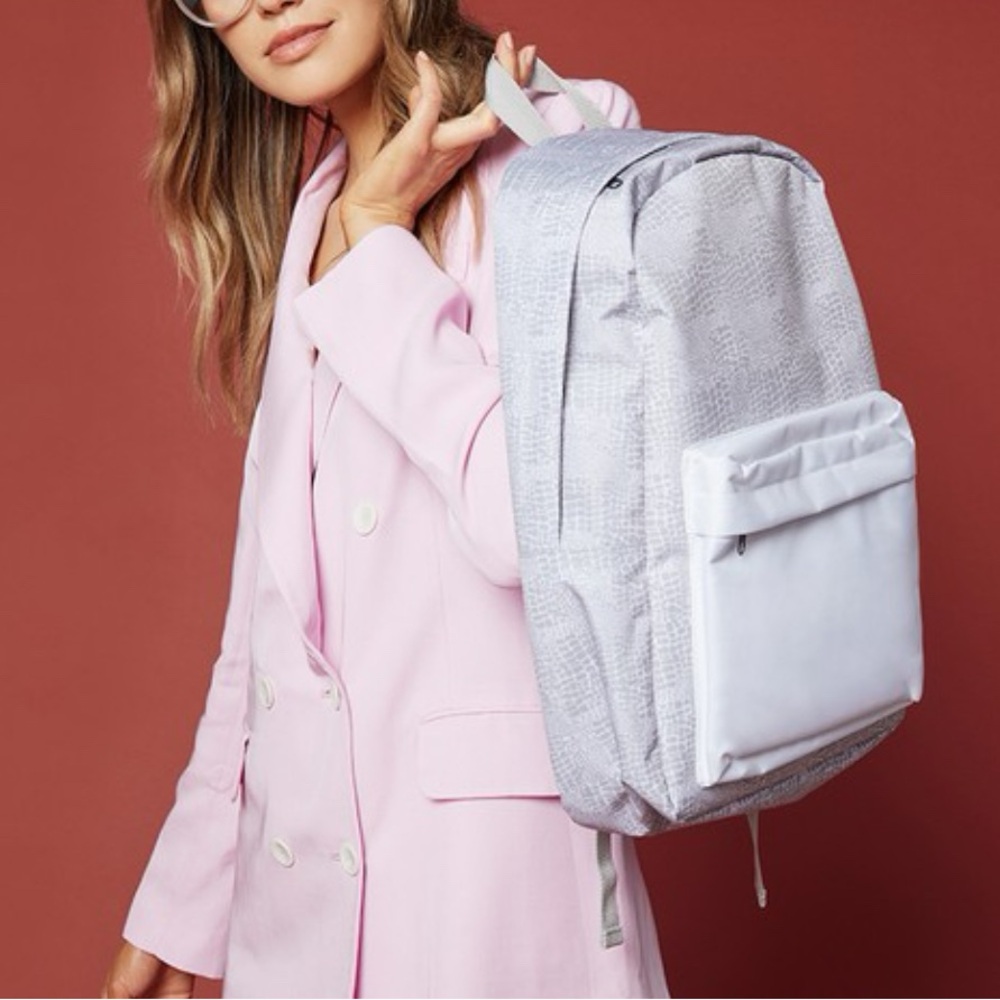 FABFITFUN Backpack - Picture 4 of 7